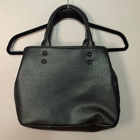 NWOT Sondra Roberts Squared Black Vegan Leather Pearl Quilted Purse Crossbody - Picture 9 of 14